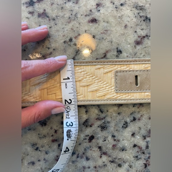 Women’s BCBG Max Azria straw in Italian leather belt size small - Picture 4 of 6